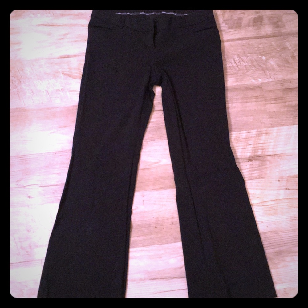 Figure flattering black Express pant